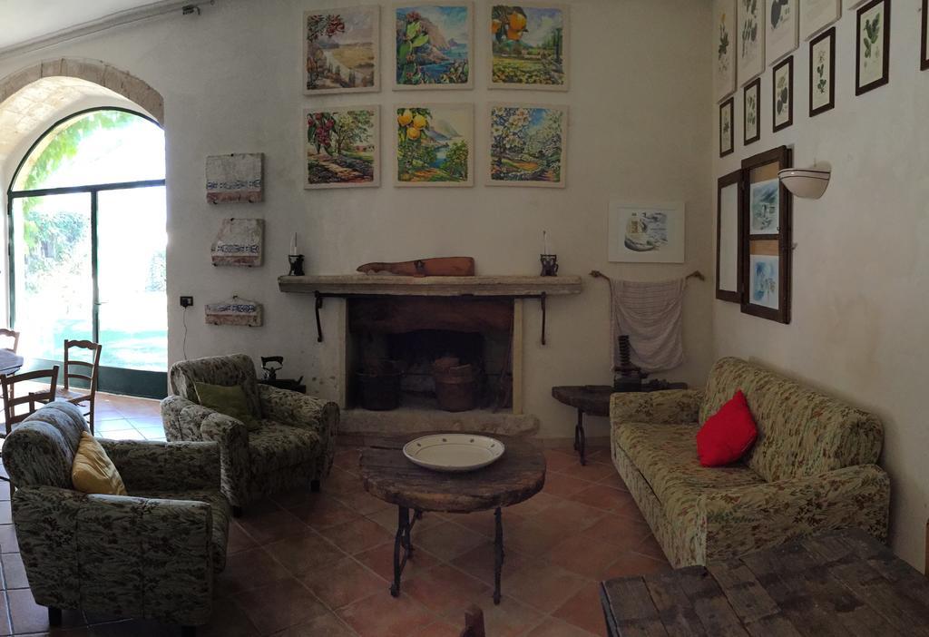 Tenuta Sant'Andrea Giuggianello Exteriör bild