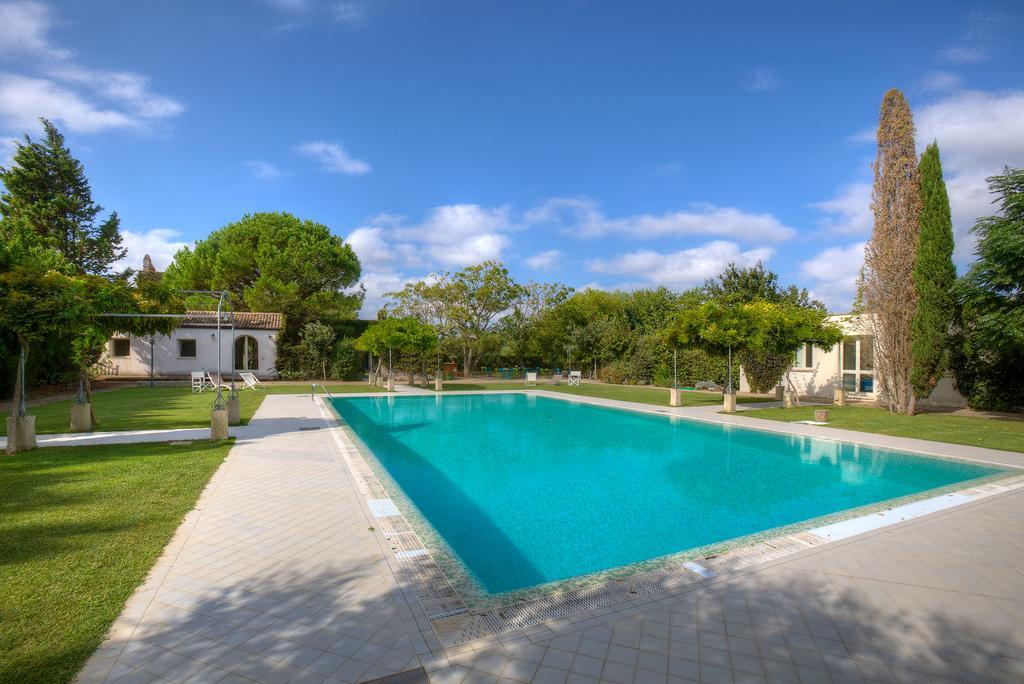 Tenuta Sant'Andrea Giuggianello Exteriör bild