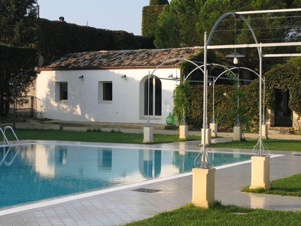 Tenuta Sant'Andrea Giuggianello Exteriör bild